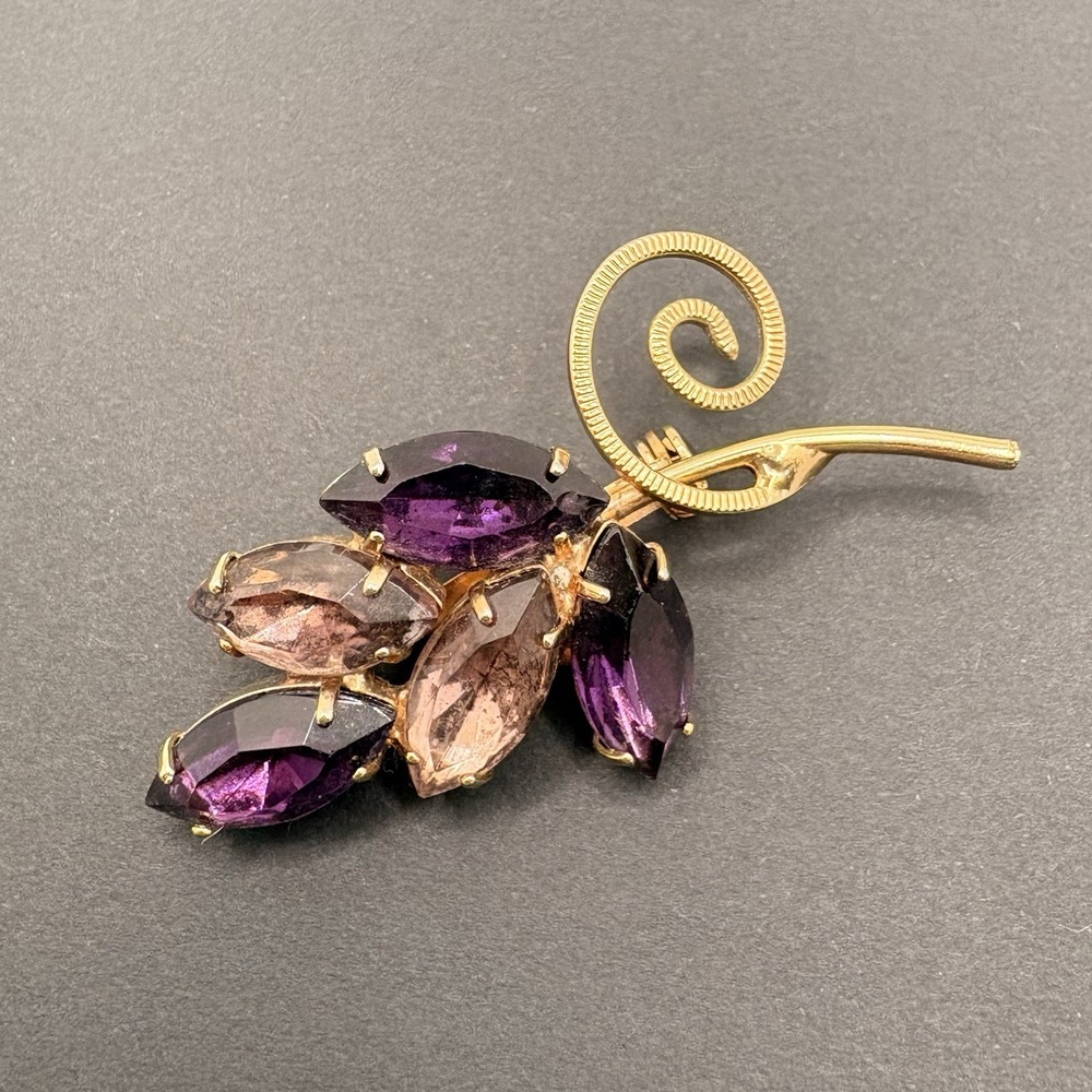 Vintage Purple Marquise Crystal Flower Spray Brooch Gold Tone‎ 2" Retro Floral